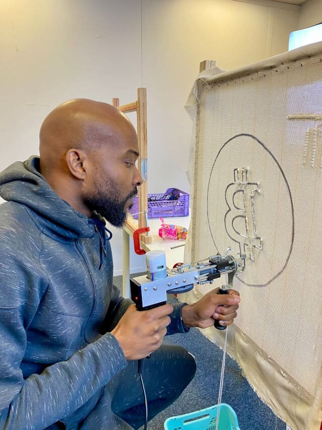 eleve-initiation-tufting-mogiostudio