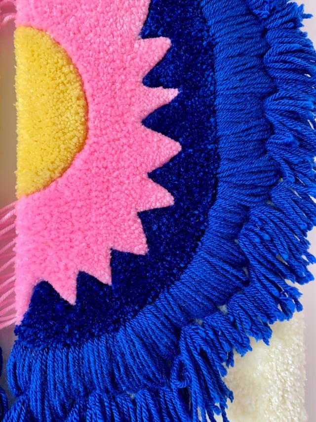 soleil-fleuri-tapisserie-murale-tufting-detail-mogiostudio