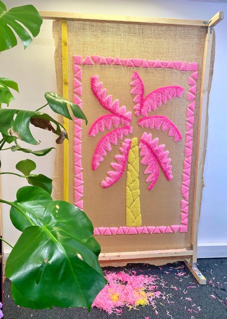 summer-escape-tufting-palmier- processus-mogiostudio