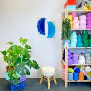sun-is-here-bleu-tapisserie-murale-tufting-mogiostudio