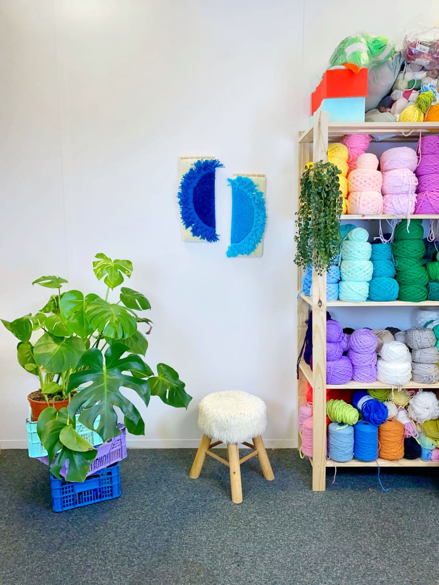 sun-is-here-bleu-tapisserie-murale-tufting-mogiostudio