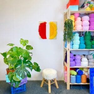 sun-is-here-rouge-jaune-tapisserie-murale-tufting-mogiostudio