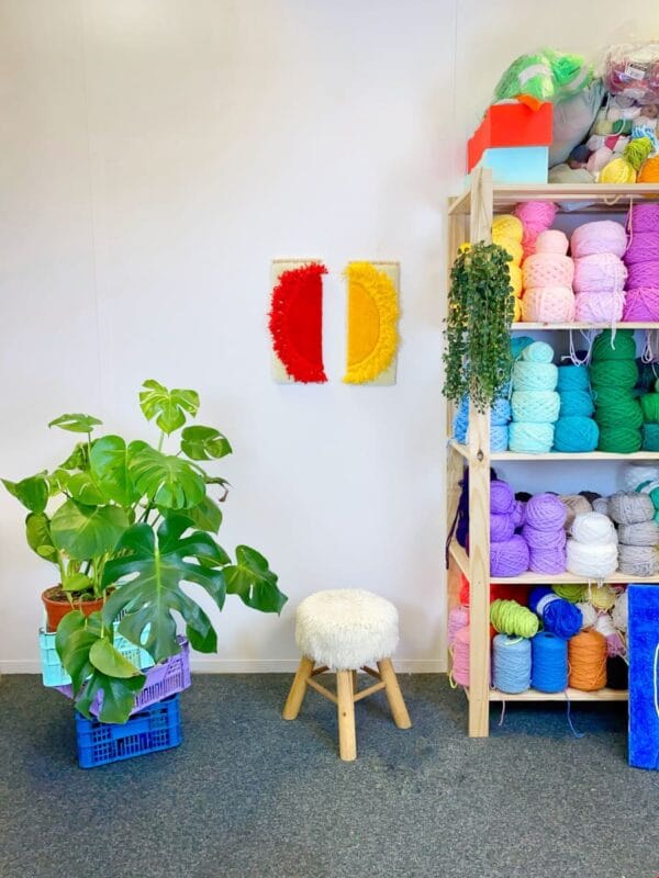 sun-is-here-rouge-jaune-tapisserie-murale-tufting-mogiostudio