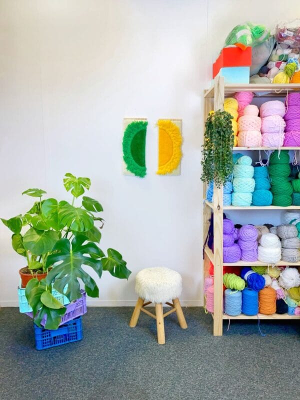 sun-is-here-vert-jaune-tapisserie-murale-tufting-2-mogiostudio