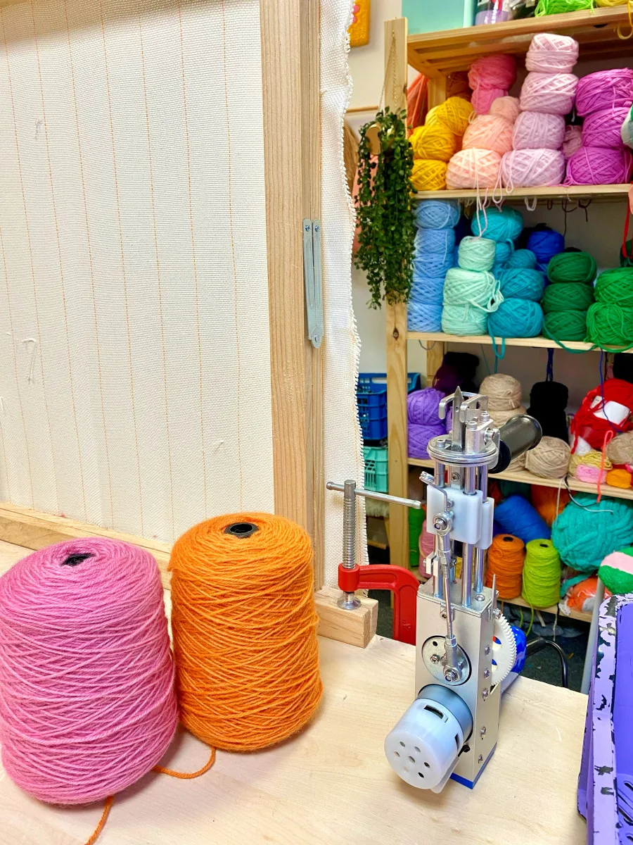 mon-partenaire-tuftingshop-materiel-tufting-pistolet-laine-cadre-mogiostudio