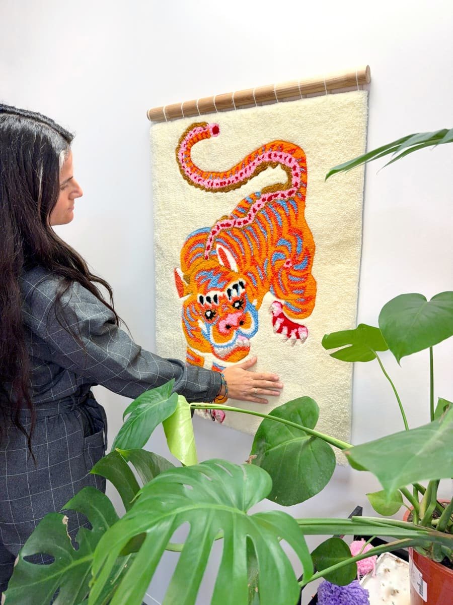 huwei-tigre-tapisserie-murale-artiste-tufting-tableau-asie-mogiostudio