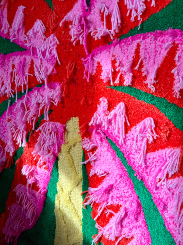 summer-escapes-tableau-tufting-palmier-details-2-mogiostudio