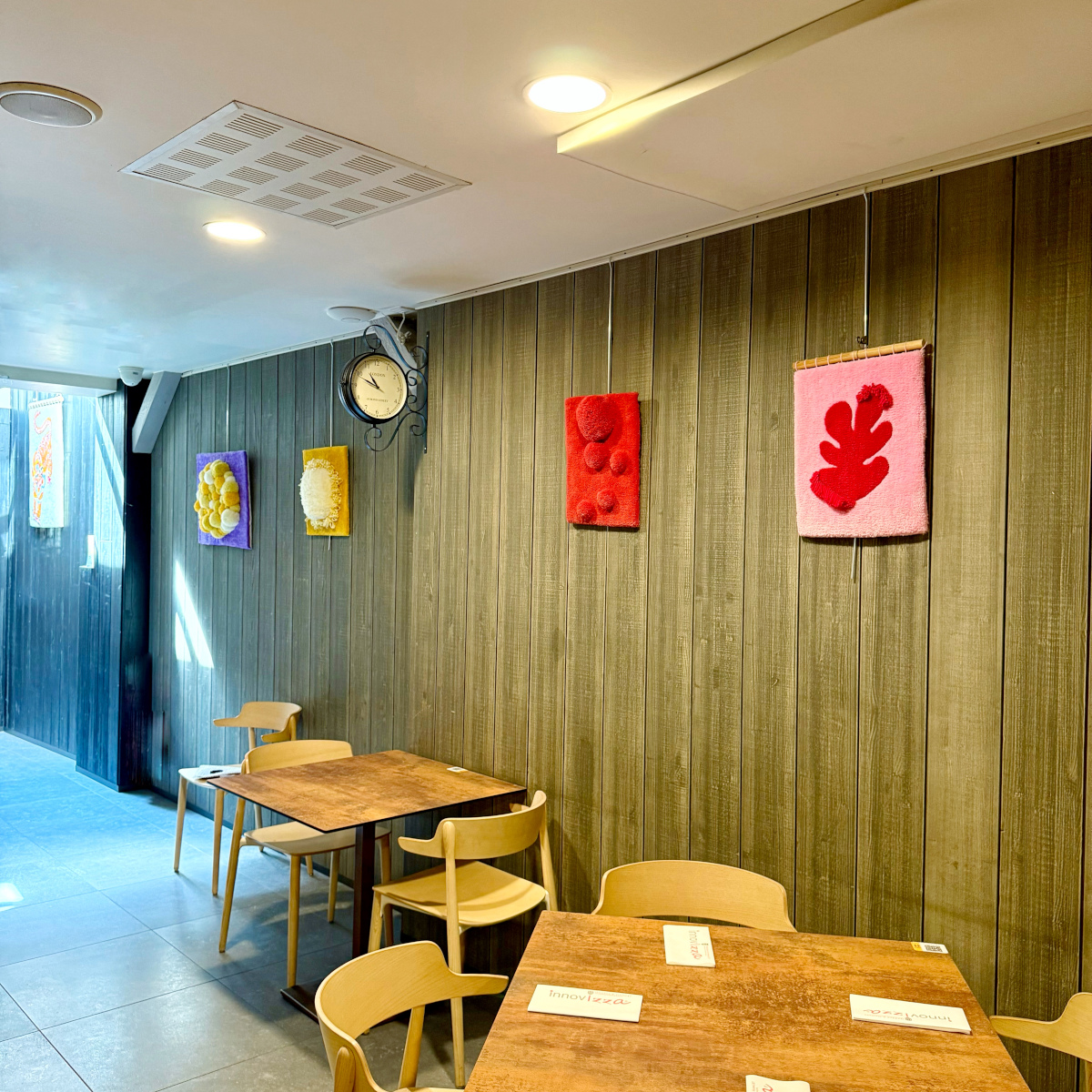 exposition-tufting-art-pompons-innovizza-mogiostudio