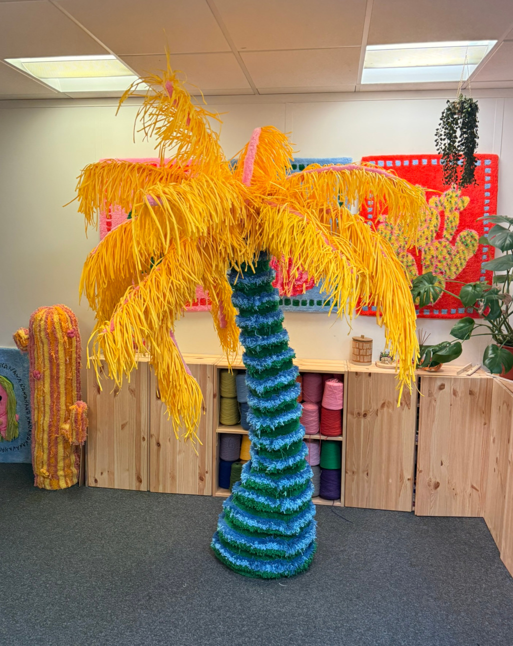 grand-palmier-sculpture-textile-tufting-mogiostudio