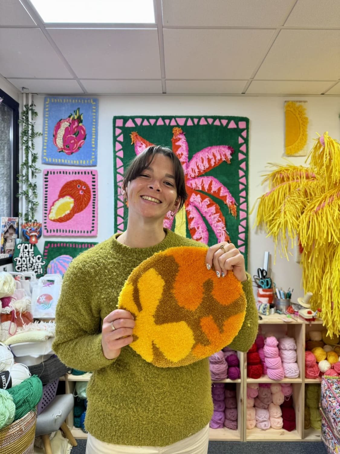 qu-est-ce-que-le-tufting-technique-textile-contemporaine-finitions-creations-decoration-murale