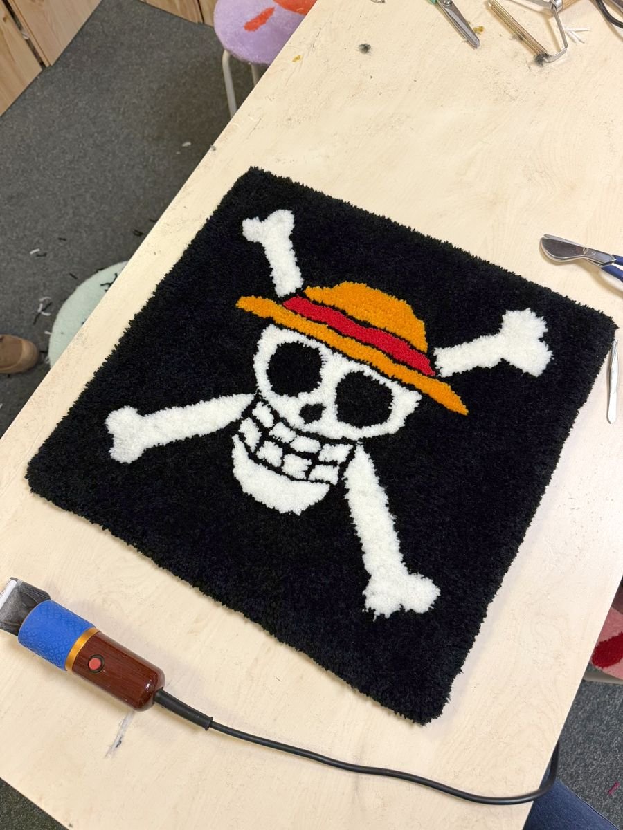 atelier-initiation-tufting-tapis-tete-de-mort-finitions-mogiostudio