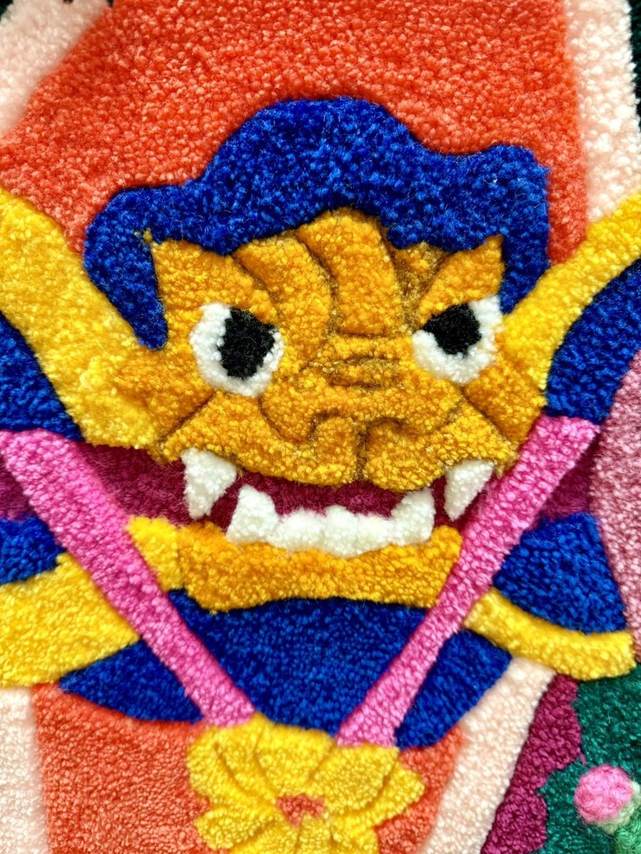 menshen-detail-tete-de-lion-ceinture-tufting-mogiostudio