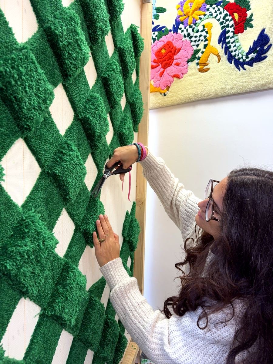 proliferation-tufting-en-cours-artiste-atelier-mogiostudio
