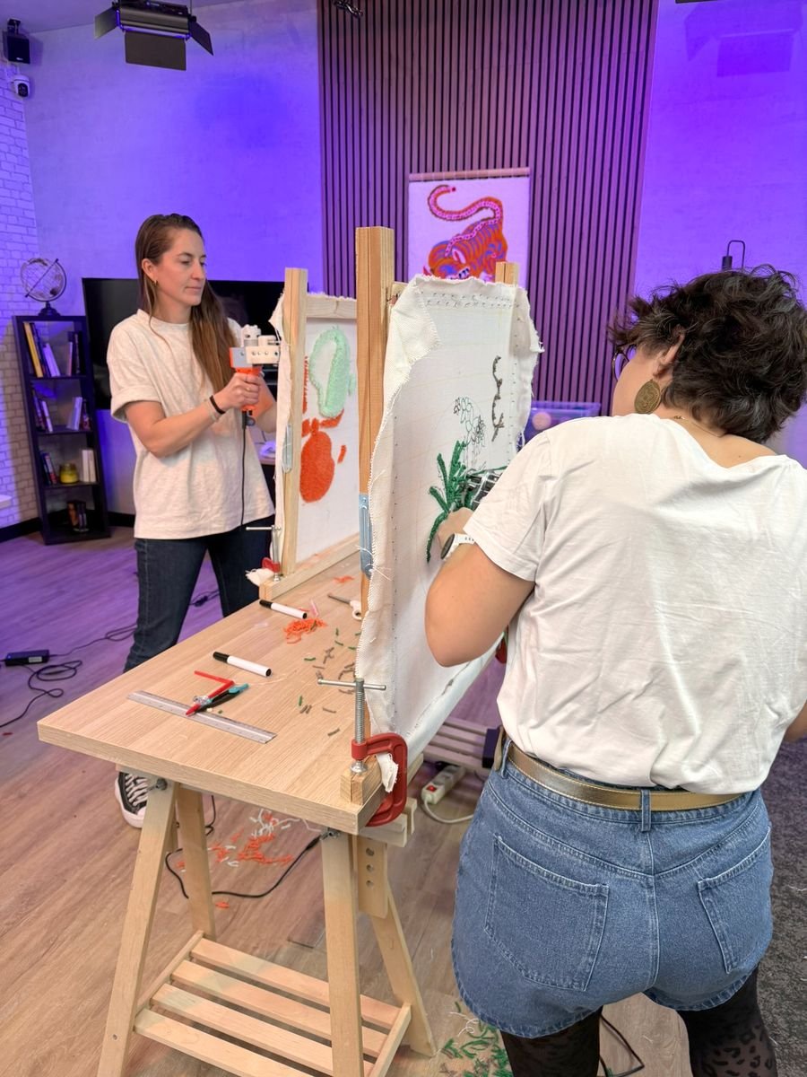 atelier-tufting-ginger-studio-torcy-participantes-tufting-cote-a-cote-mogiostudio